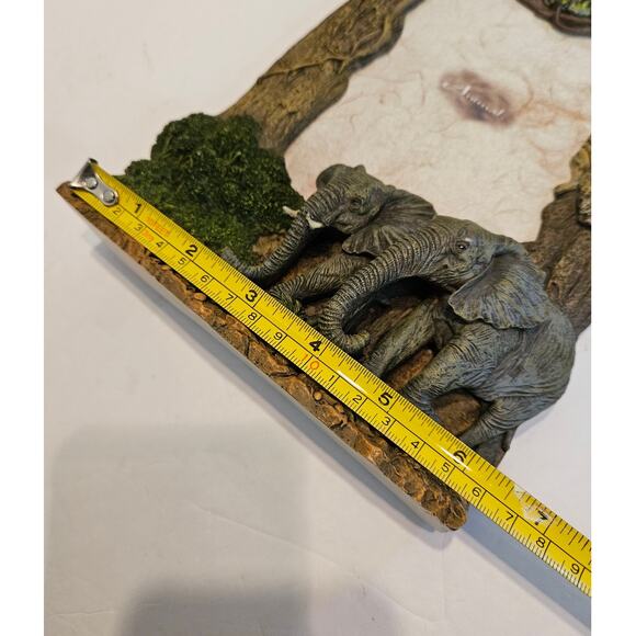 3D Gray Elephants Safari Wildlife Frame 3D Resin 5"x7" Never used. VTG - Picture 7 of 11